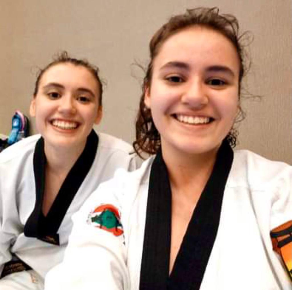 IRMAS DO TAEKWONDO BRILHAM COM DUAS MEDALHAS DE OURO