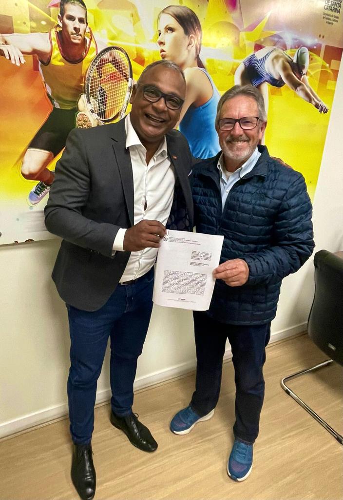 FESPORTE ASSINA TERMO DE FOMENTO DE APOIO A FCDU
